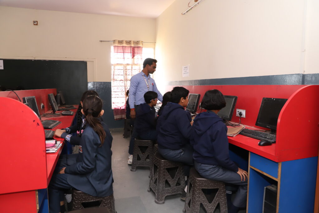 “The Role of Technology in Modern Education: Enhancing Learning at SEM CBSE School”